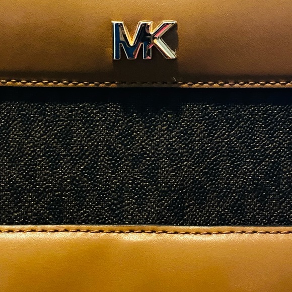 Michael Kors Tote - Picture 2 of 11